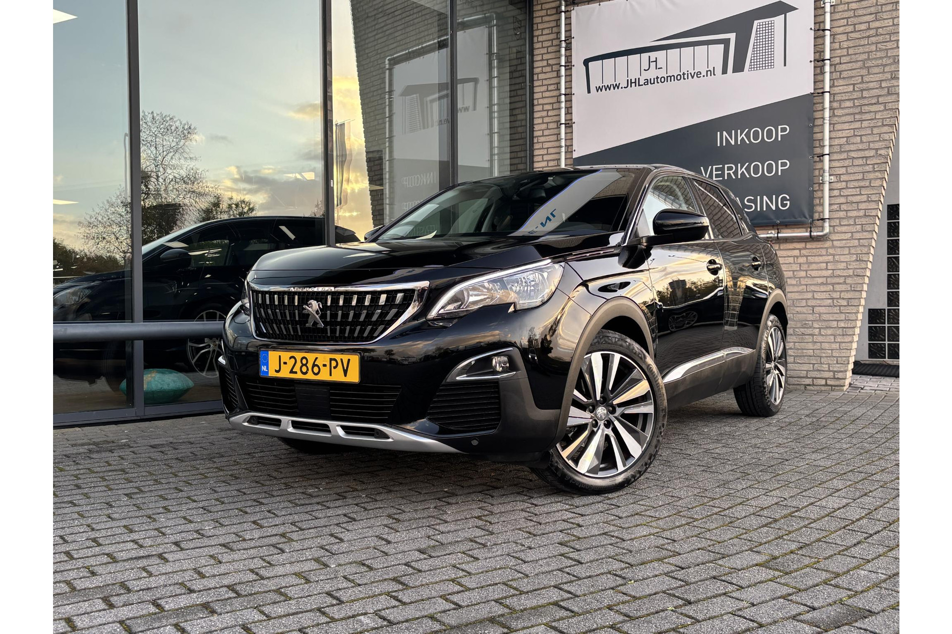 Peugeot 3008 1.2 Allure*130PK*ECC*CRUISE*NAVI*CARPLAY*